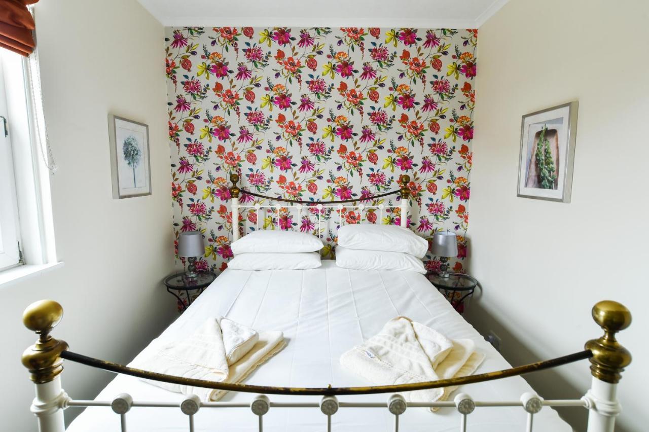 Hillcrest Bed & Breakfast 4*